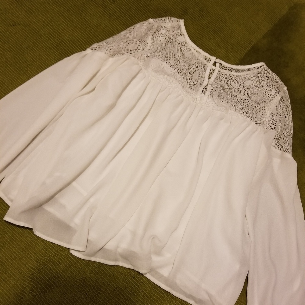 SOLD..Gorgeous GIANNI BINI Flowy Cream Blouse-L - Picture 2 of 6